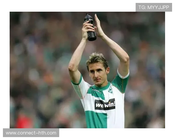 不莱梅门将跨界发专辑 展现绿茵场外的音乐才华